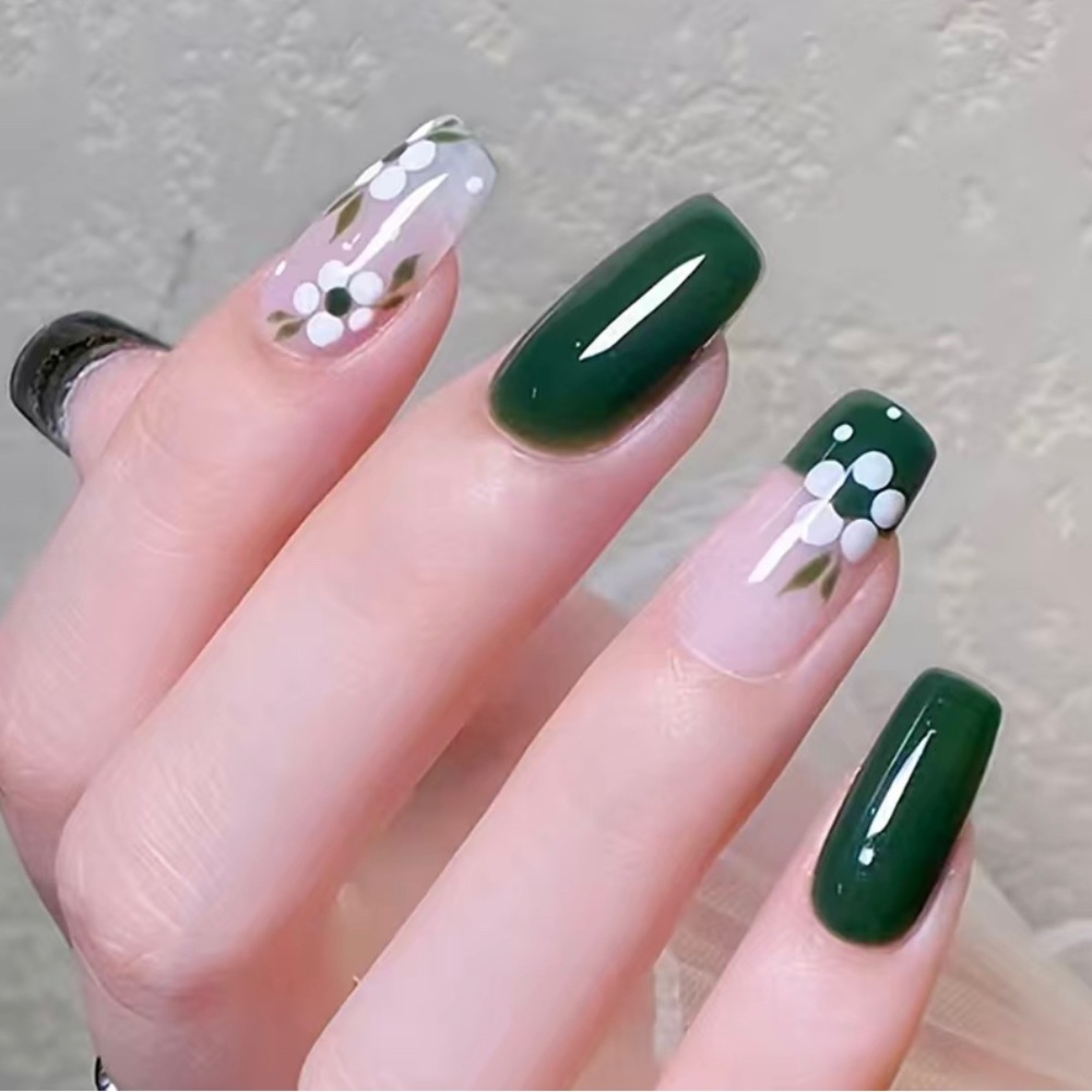 🍒🍒 Long Green Flower Press On Nails